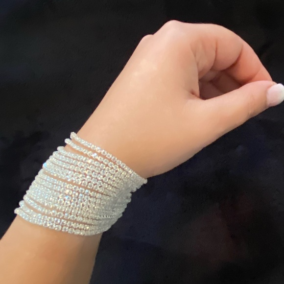 Dazzling Fashion Bracelet - Picture 2 of 4